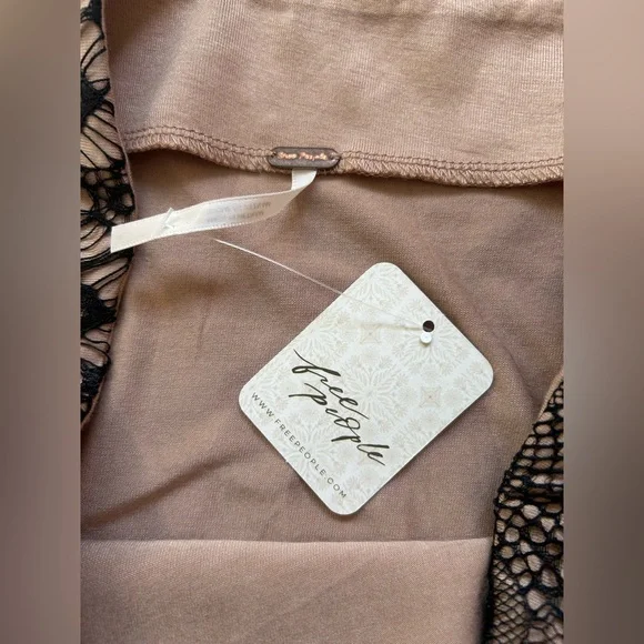 Free People Black and Gold Lace Skirt - Picture 6 of 10